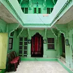 Kapoor Home Stay
